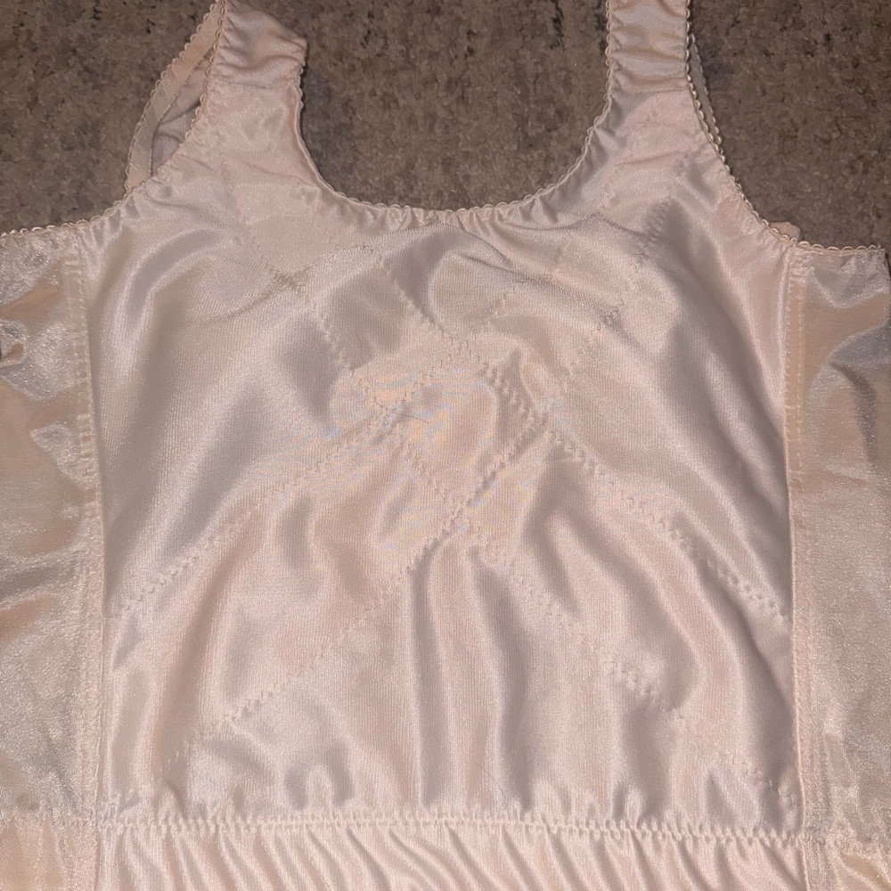Cream Sleeveless Top - Picture 5 of 5